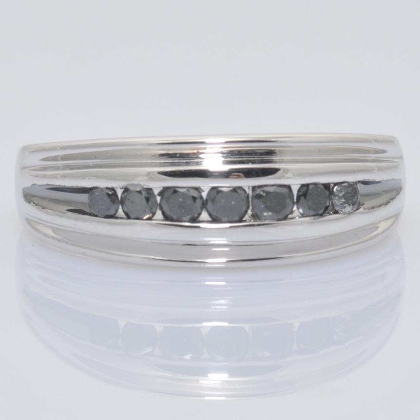 10915R Ring With Diamond