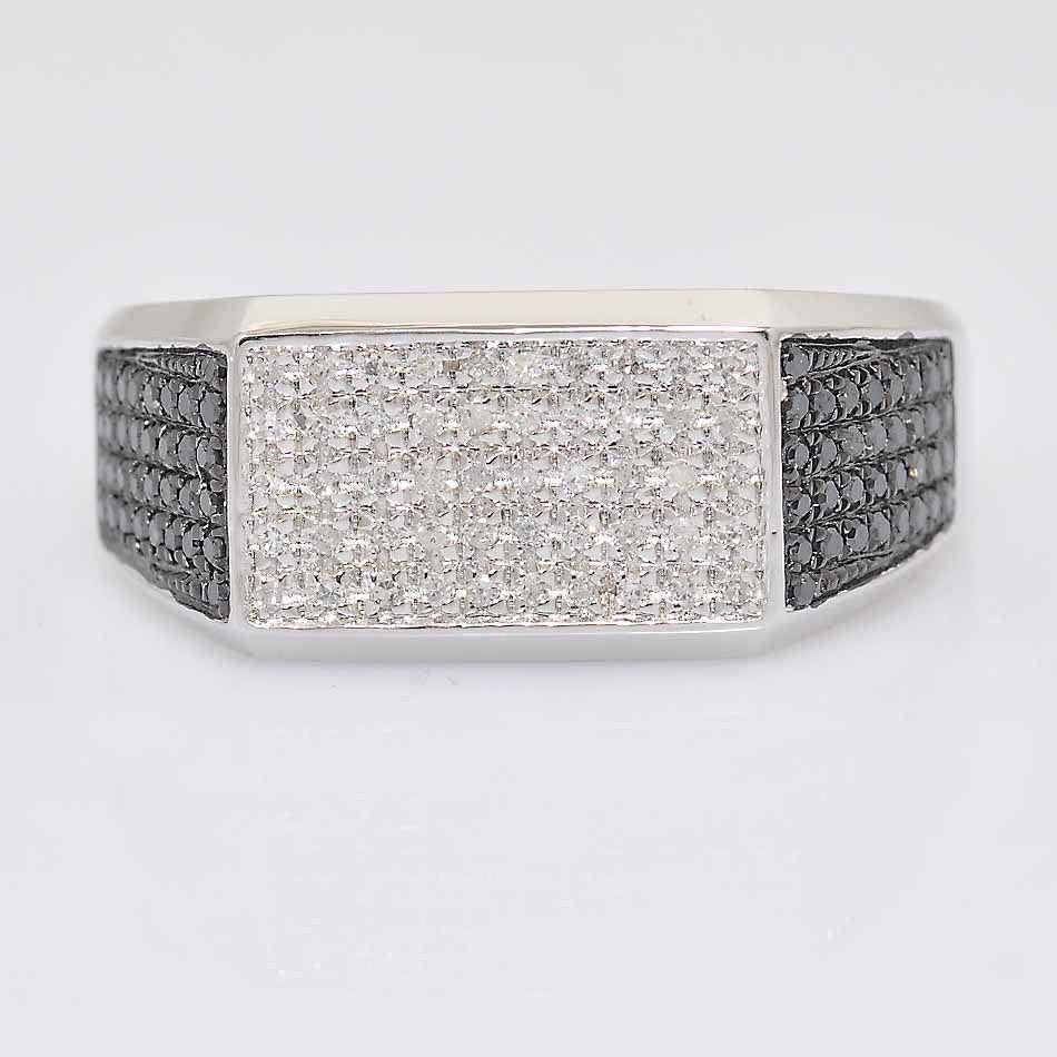 13134R Ring With Diamond
