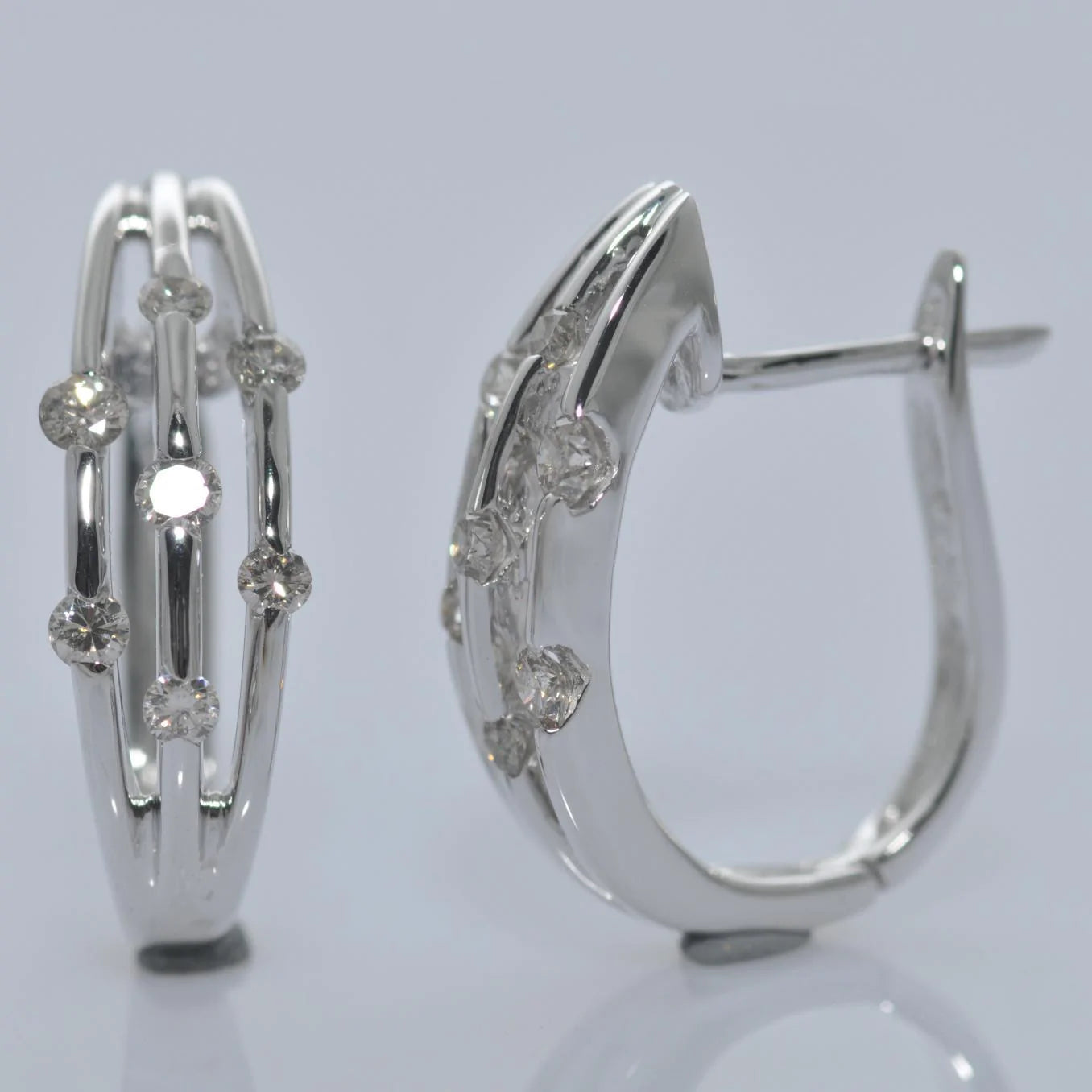 13630E Earring With Diamond