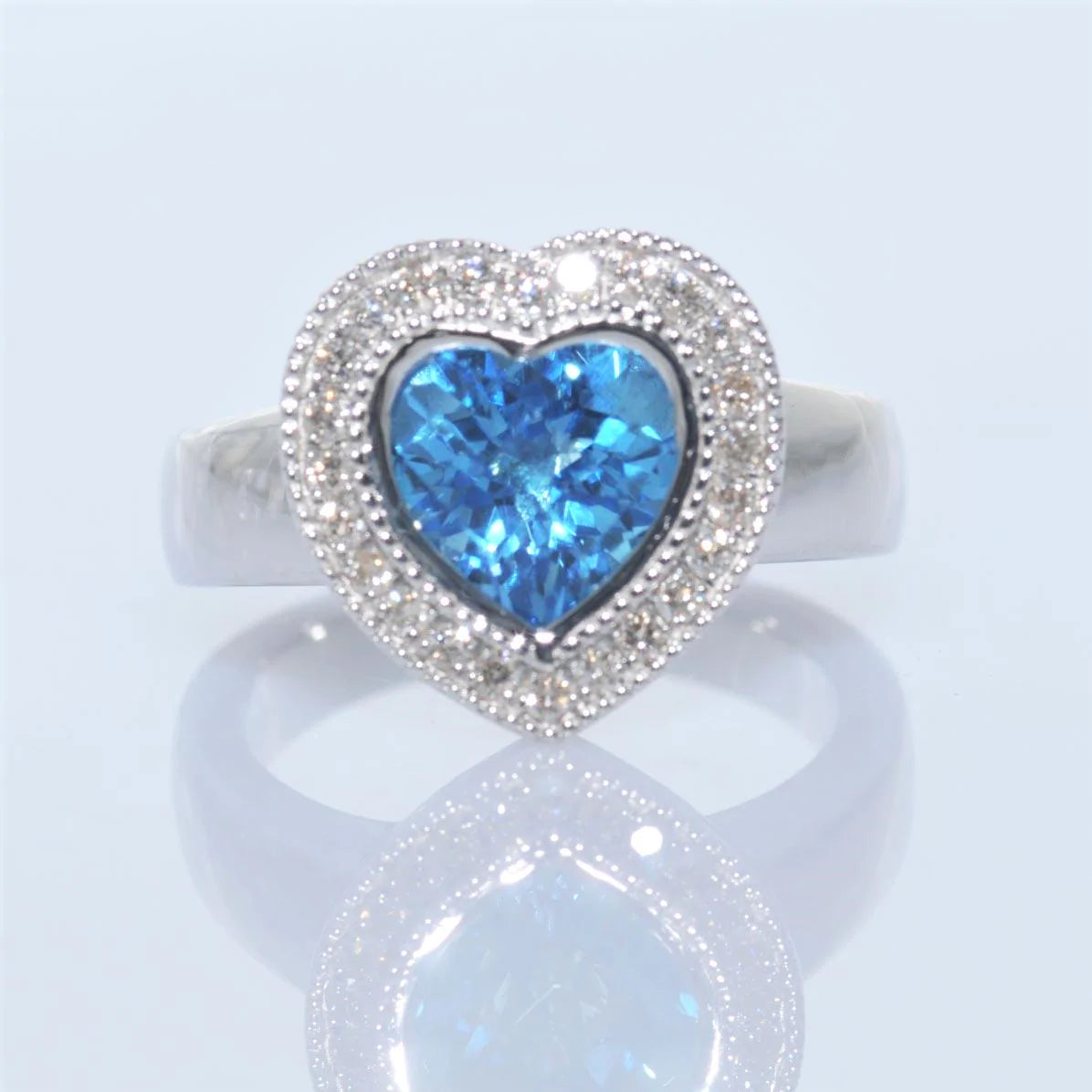 13647R Ring With Diamond