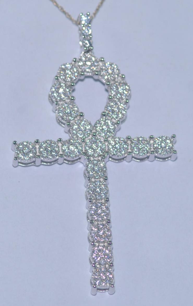 14223P-2'' Pendant With Diamond