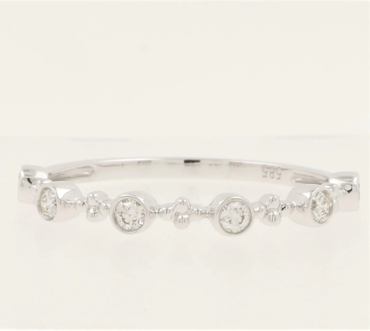 15710R Ring With Diamond