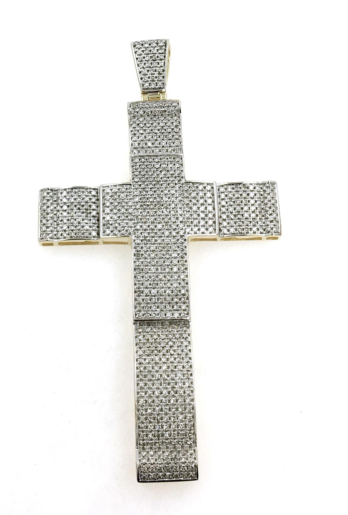 15749P Pendant With Diamond