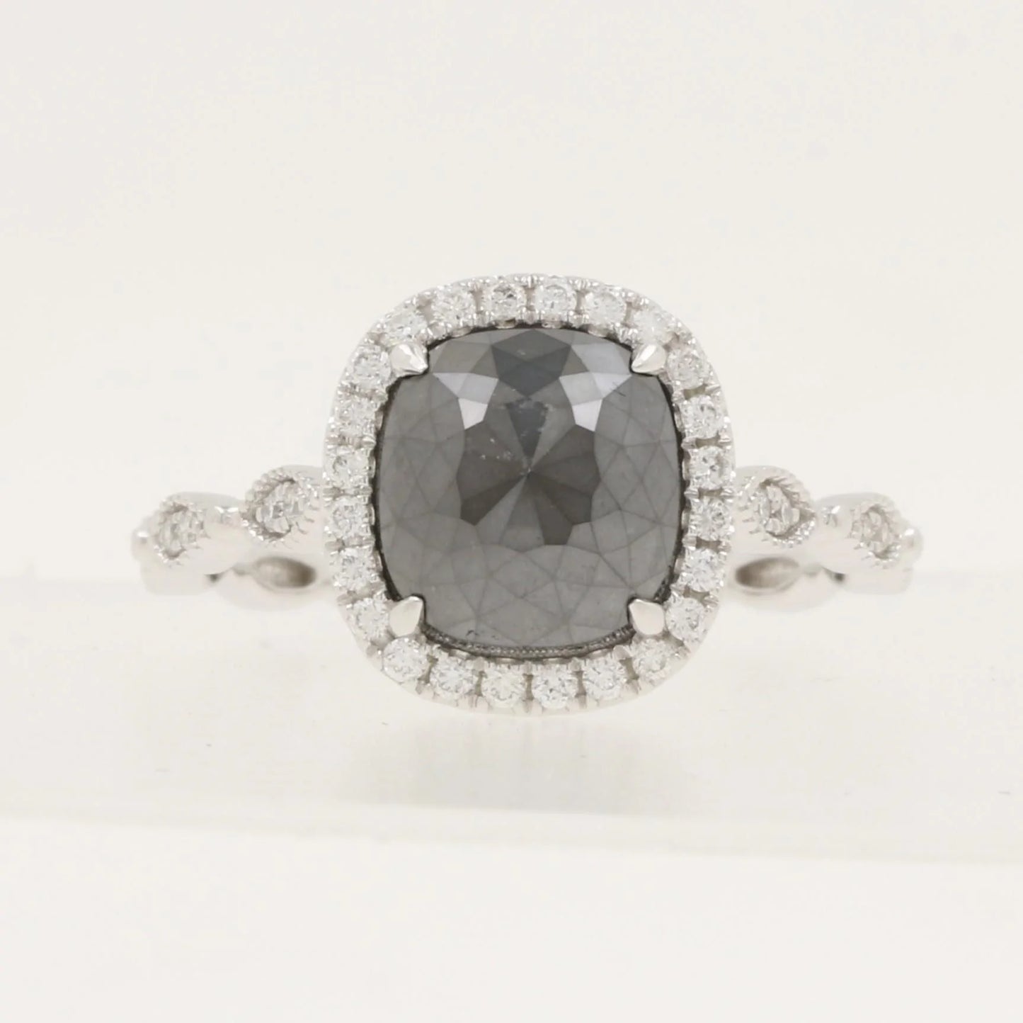 15854R Ring With Diamond