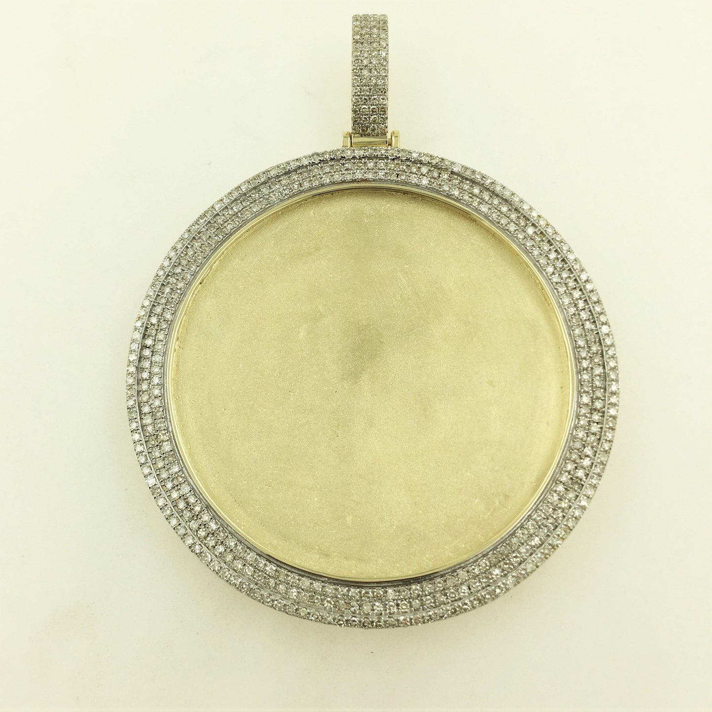 15973P Pendant With Diamond