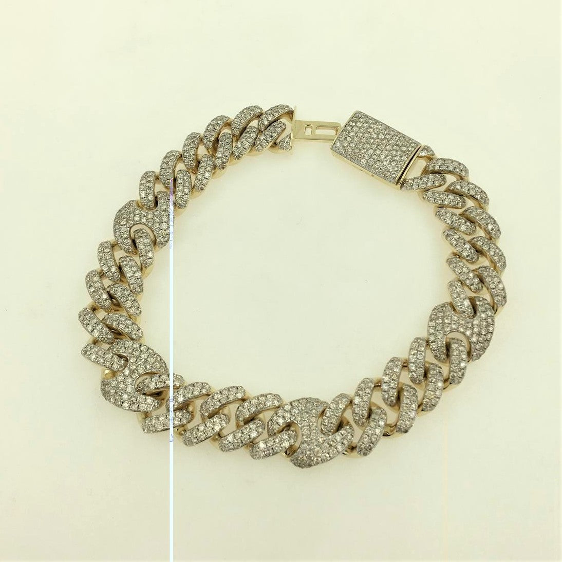 16013BR Bracelet With Diamonds