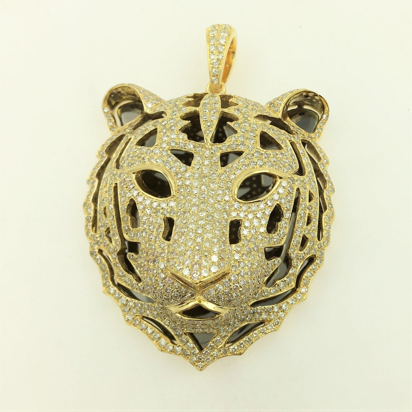 16045P Pendant With Diamond