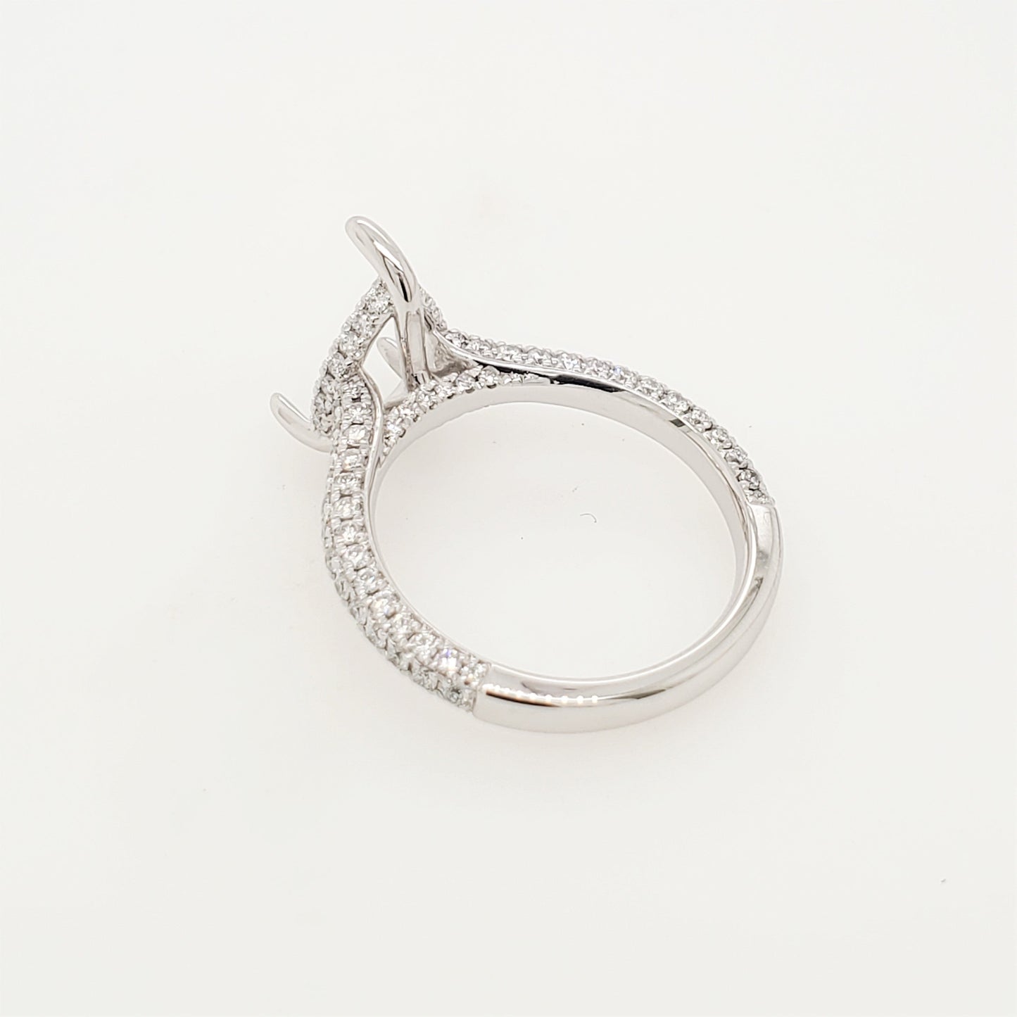 17471R Ring With Diamond