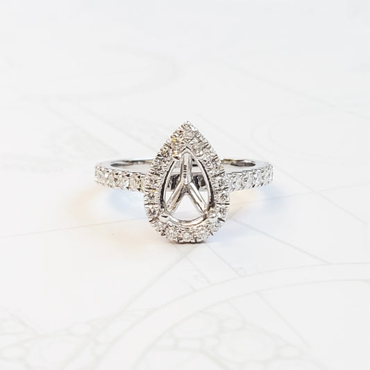 17517R Ring With Diamond