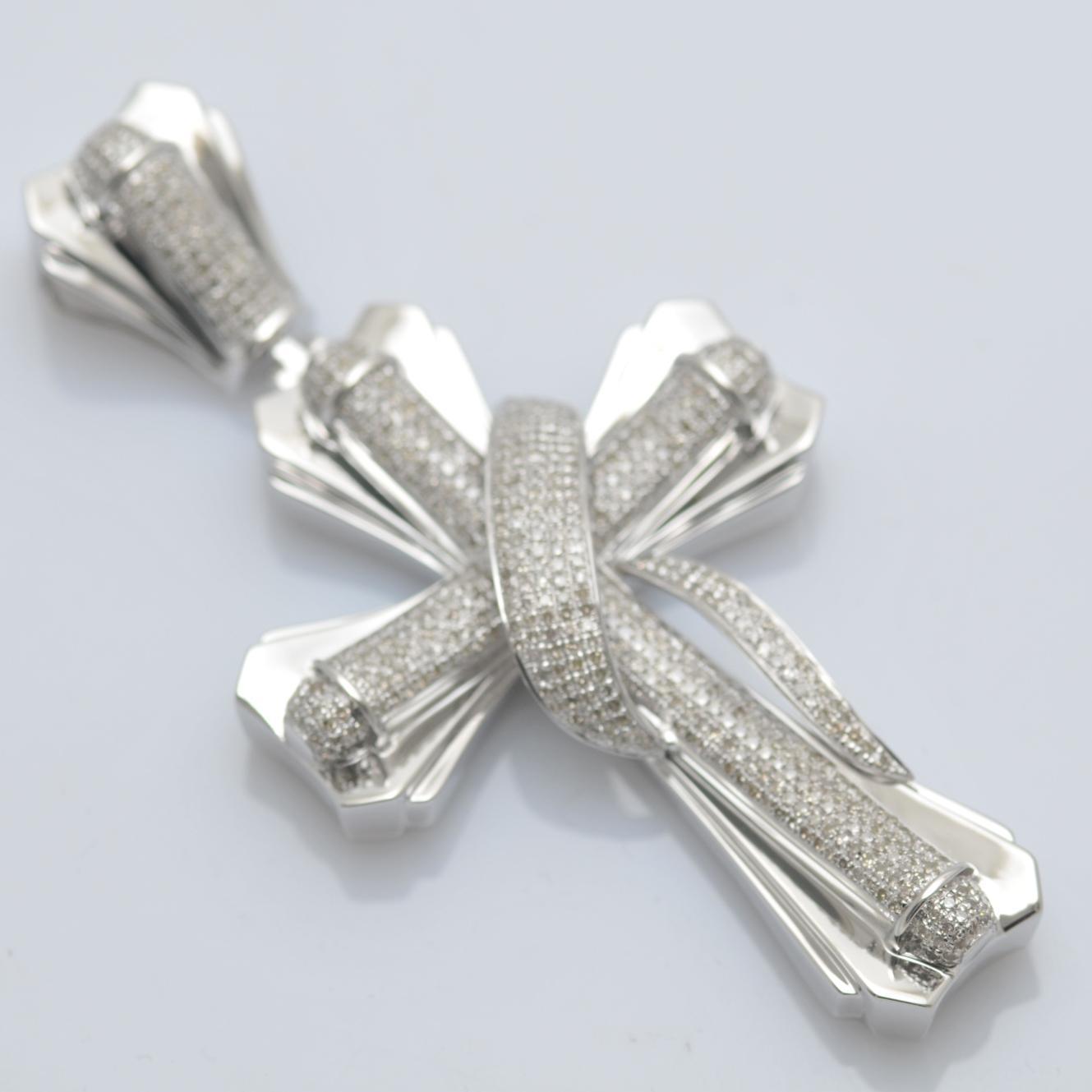 8890P Pendant With Diamond