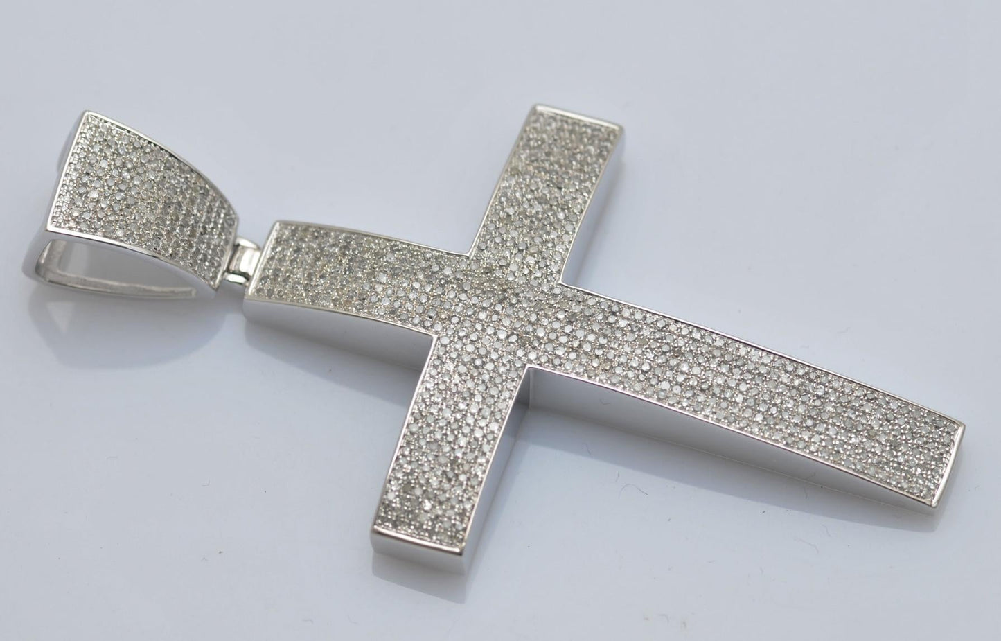 8893P Pendant With Diamond