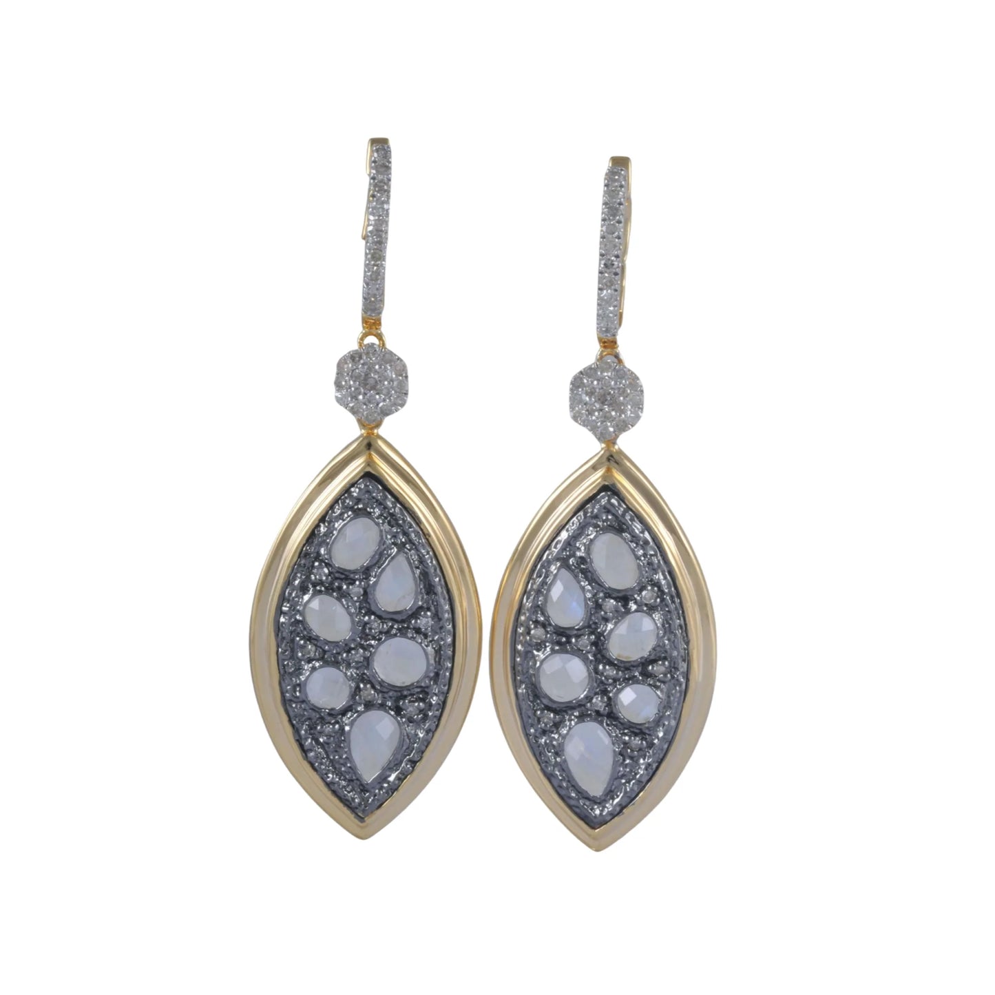 8975E Earring With Diamond