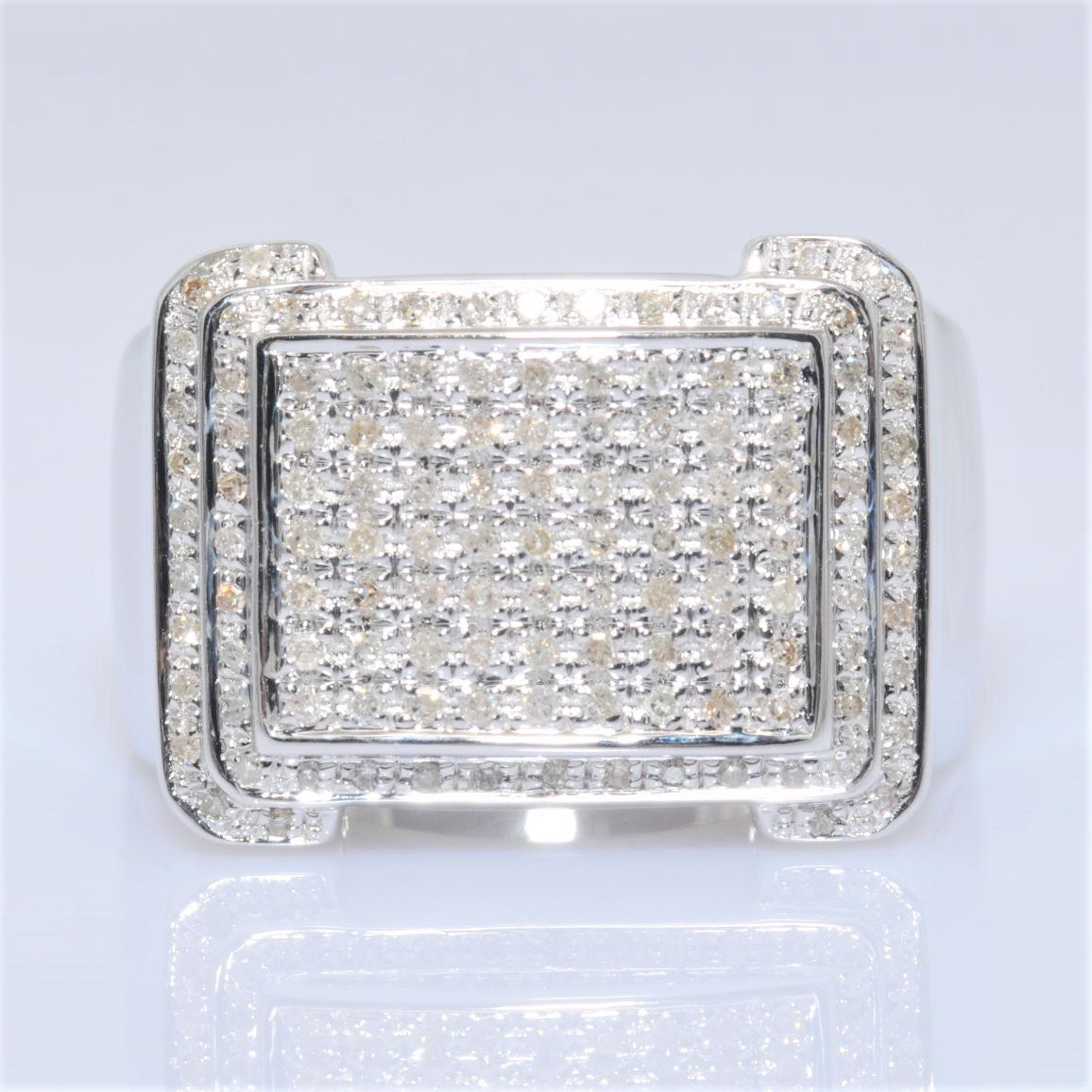 9476R Ring With Diamond
