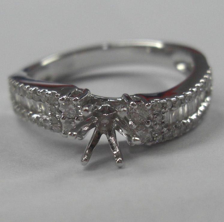 11330ER Ring With Diamond