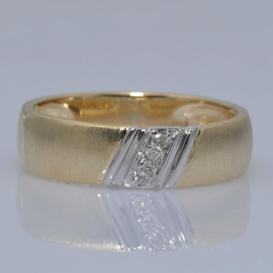 11493R Ring With Diamonds