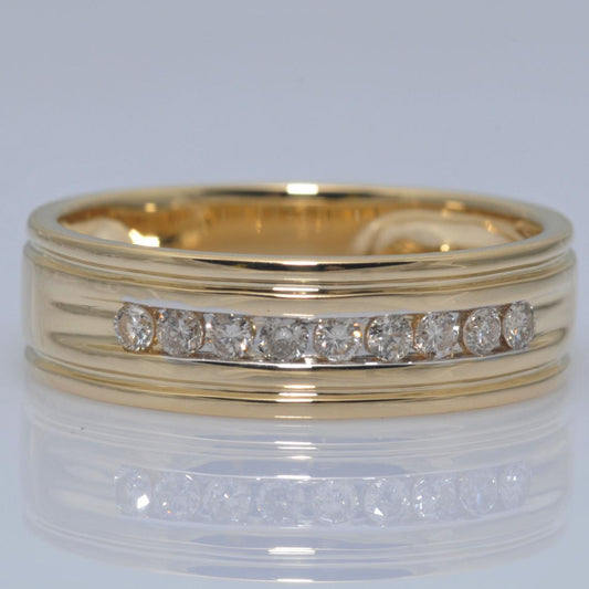 11495R Ring With Diamonds