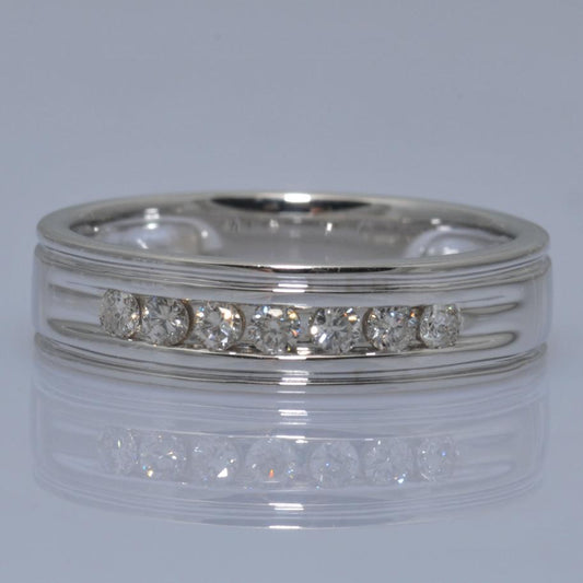 11496R Ring With Diamonds