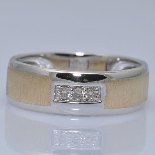 11501R Ring With Diamonds
