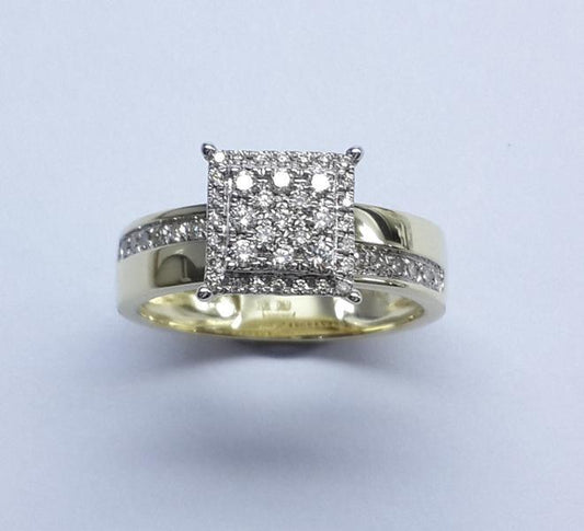 12828ER Ring With Diamonds