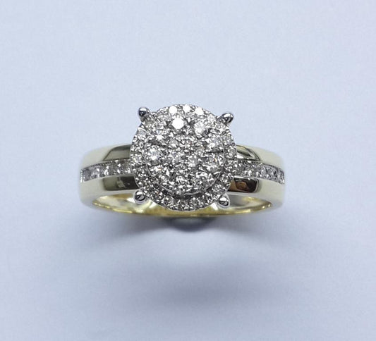 12831ER Ring With Diamonds