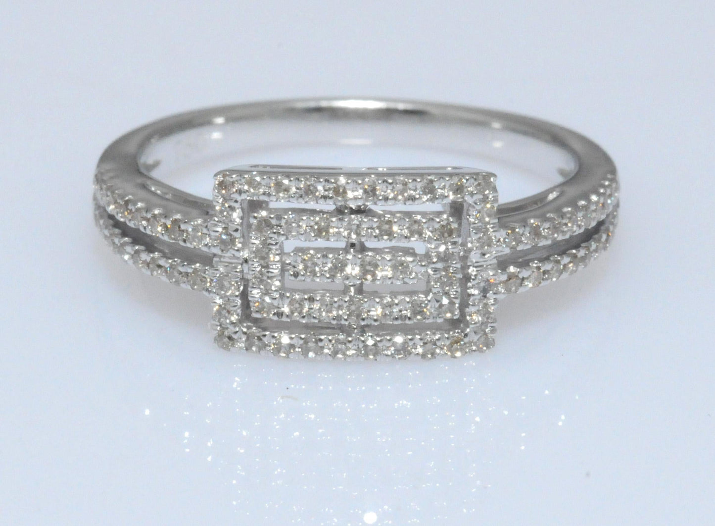 13009R Ring With Diamond