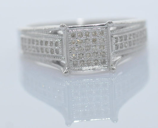 13230ER Ring With Diamond