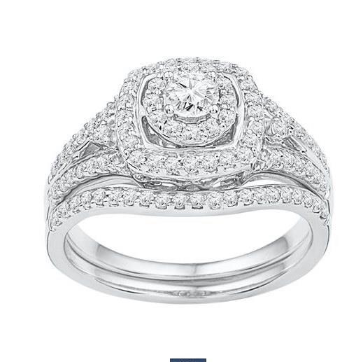 13457R Ring With Diamonds
