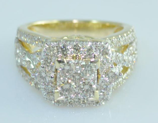13549ER Ring With Diamond