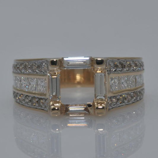 13723R Ring With Diamond