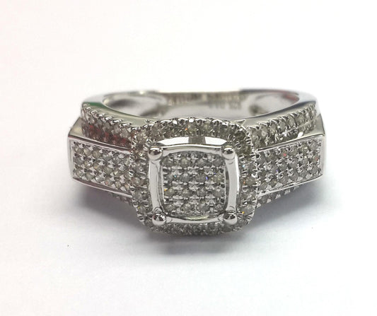 14058R Ring With Diamond