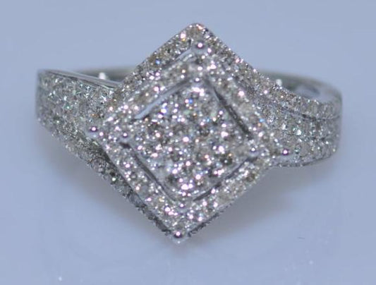 14095R Ring With Diamond