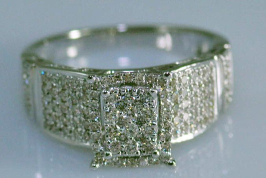 14104R Ring With Diamond