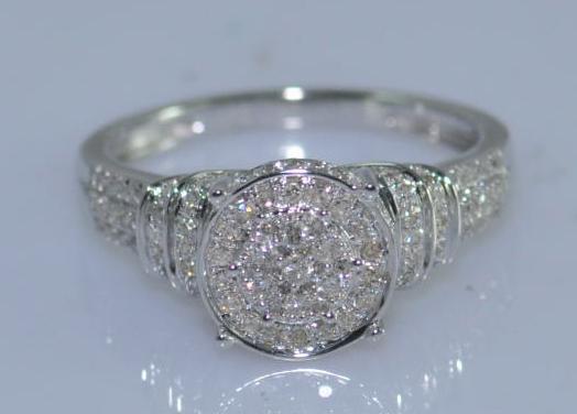14108R Ring With Diamond