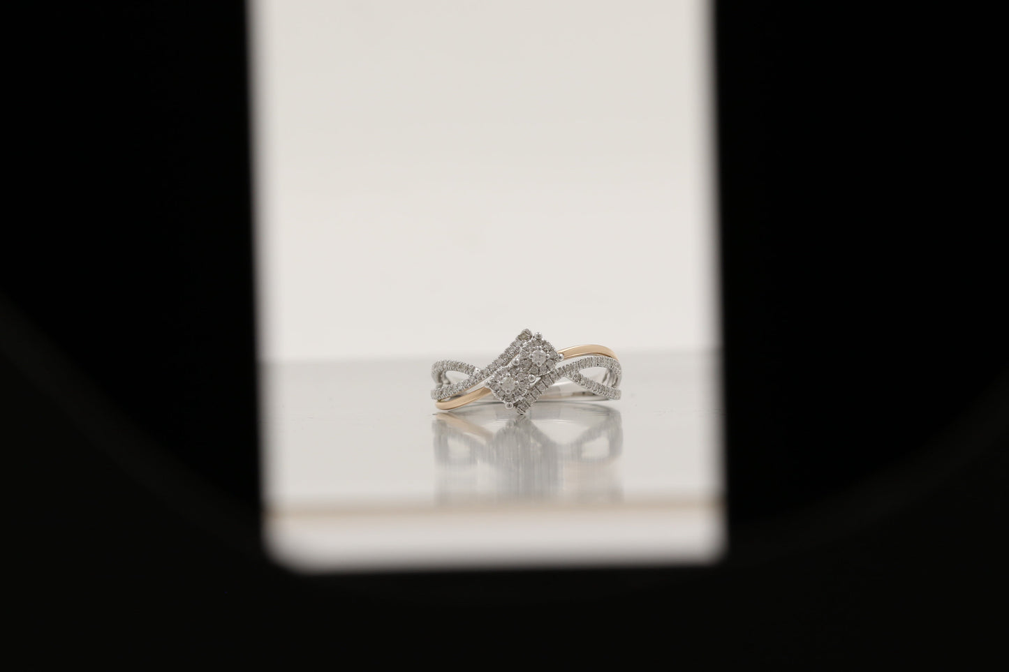 14919R Ring With Diamond