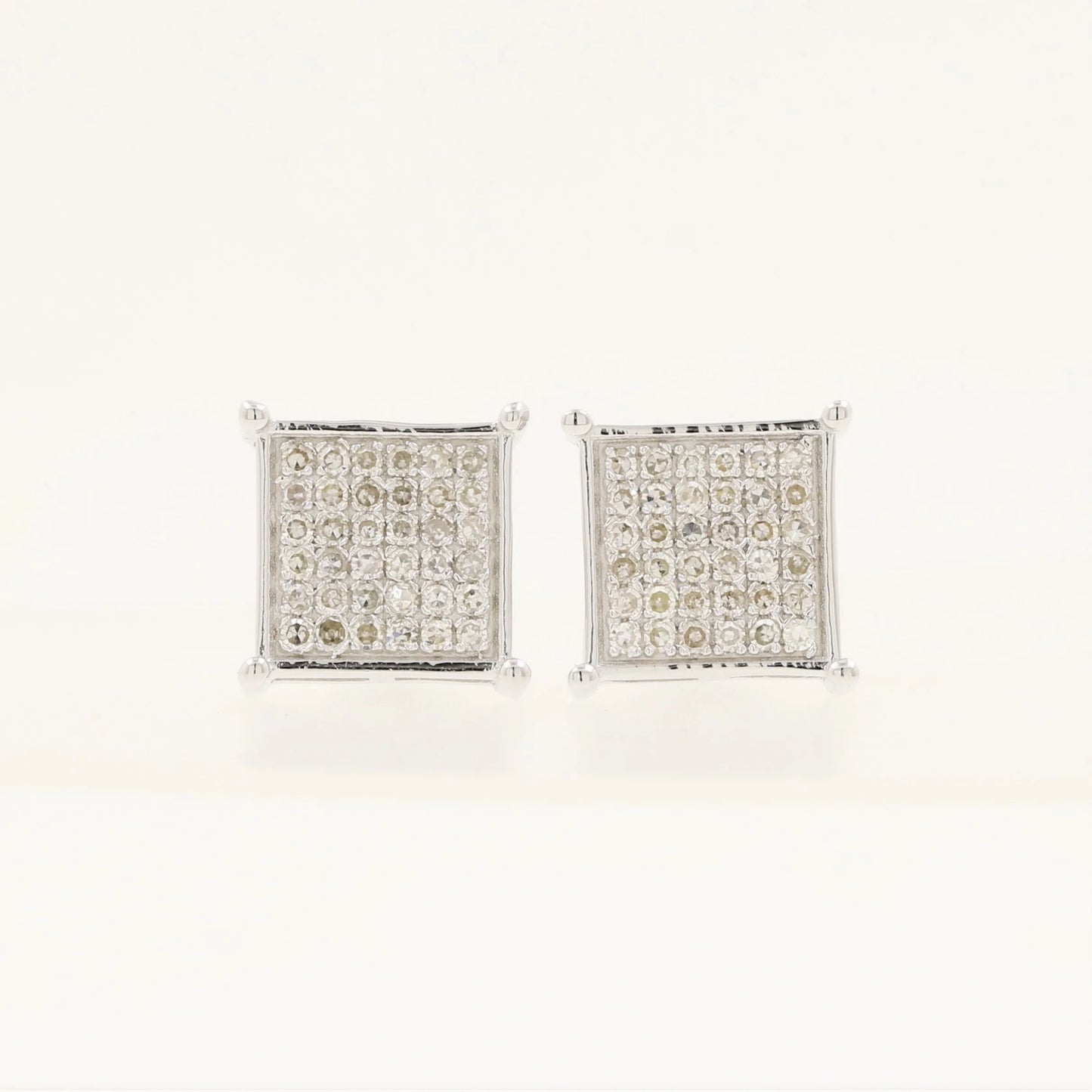 15847E Earring With Diamonds