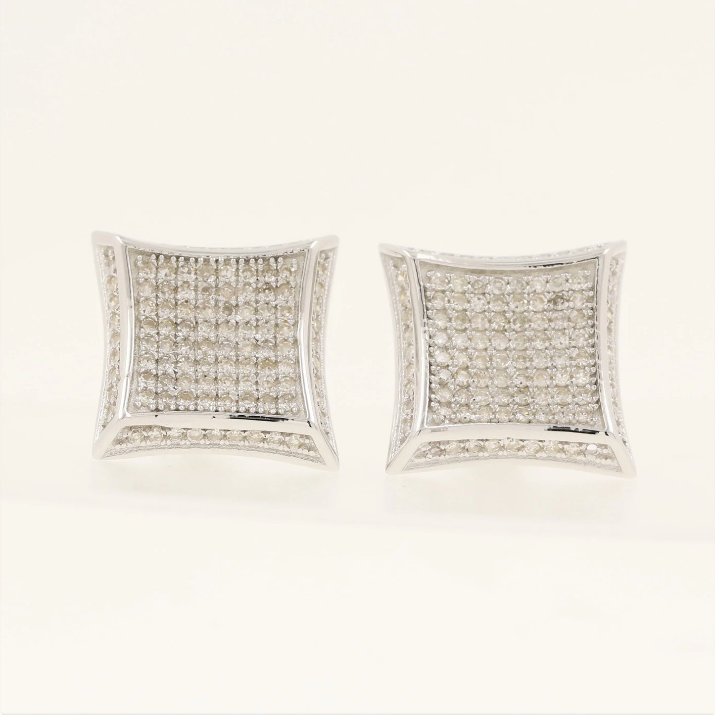 15849E Earring With Diamonds