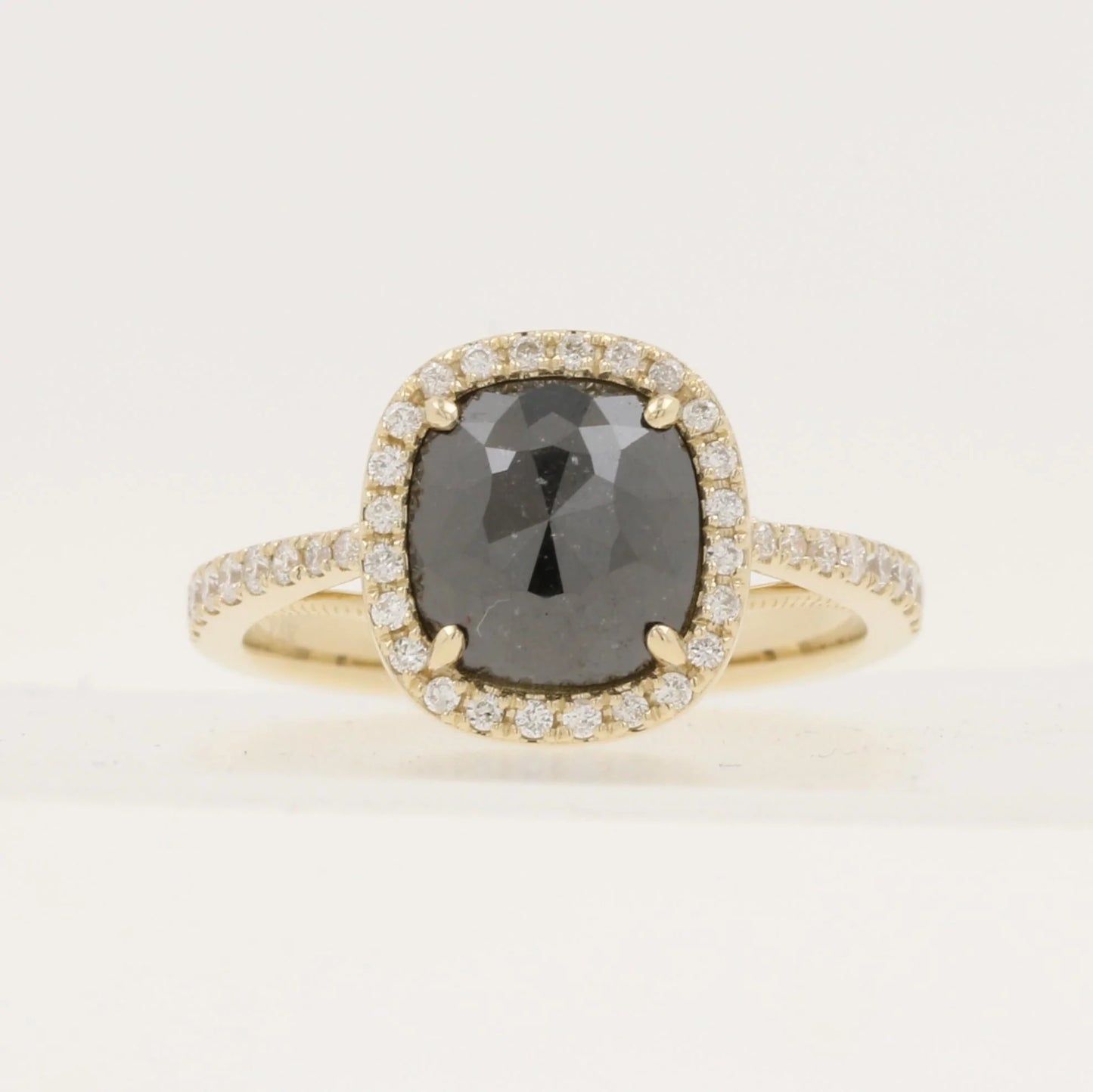 15853R Ring With Diamond