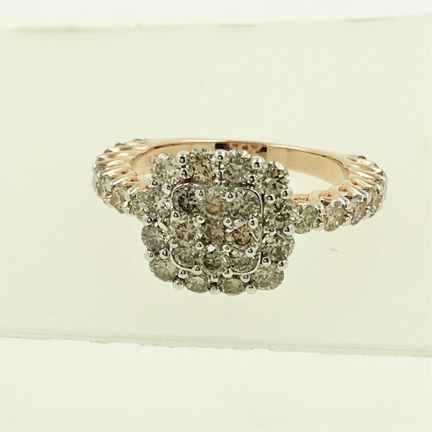 16936ER Ring With Diamonds