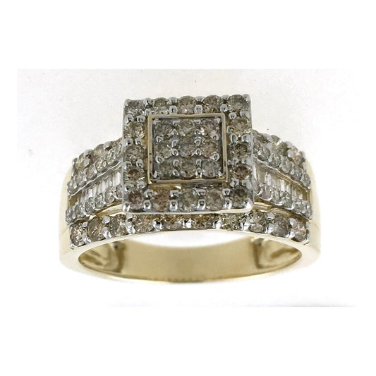 17033R Ring With Diamonds