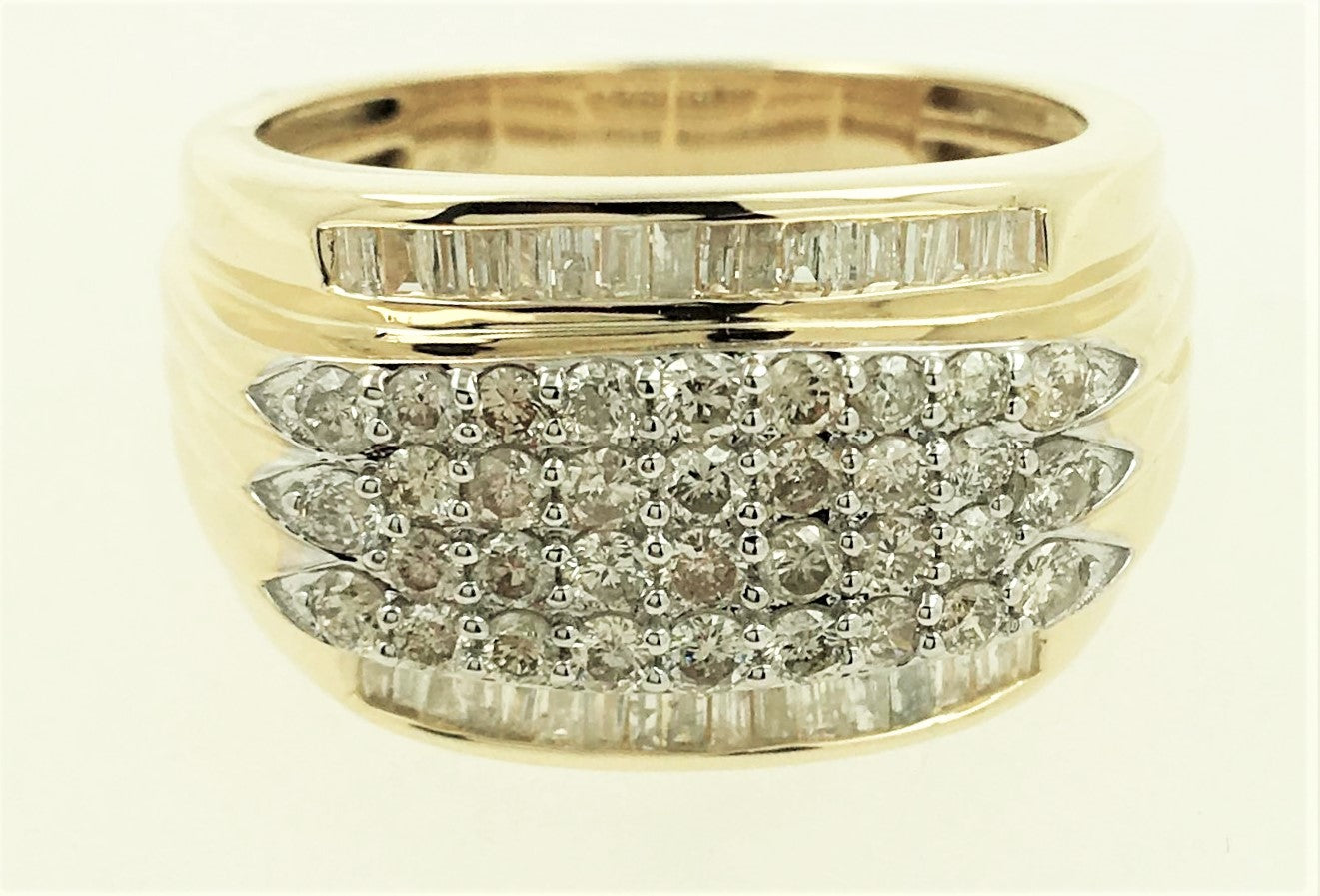 17036R Ring With Diamond