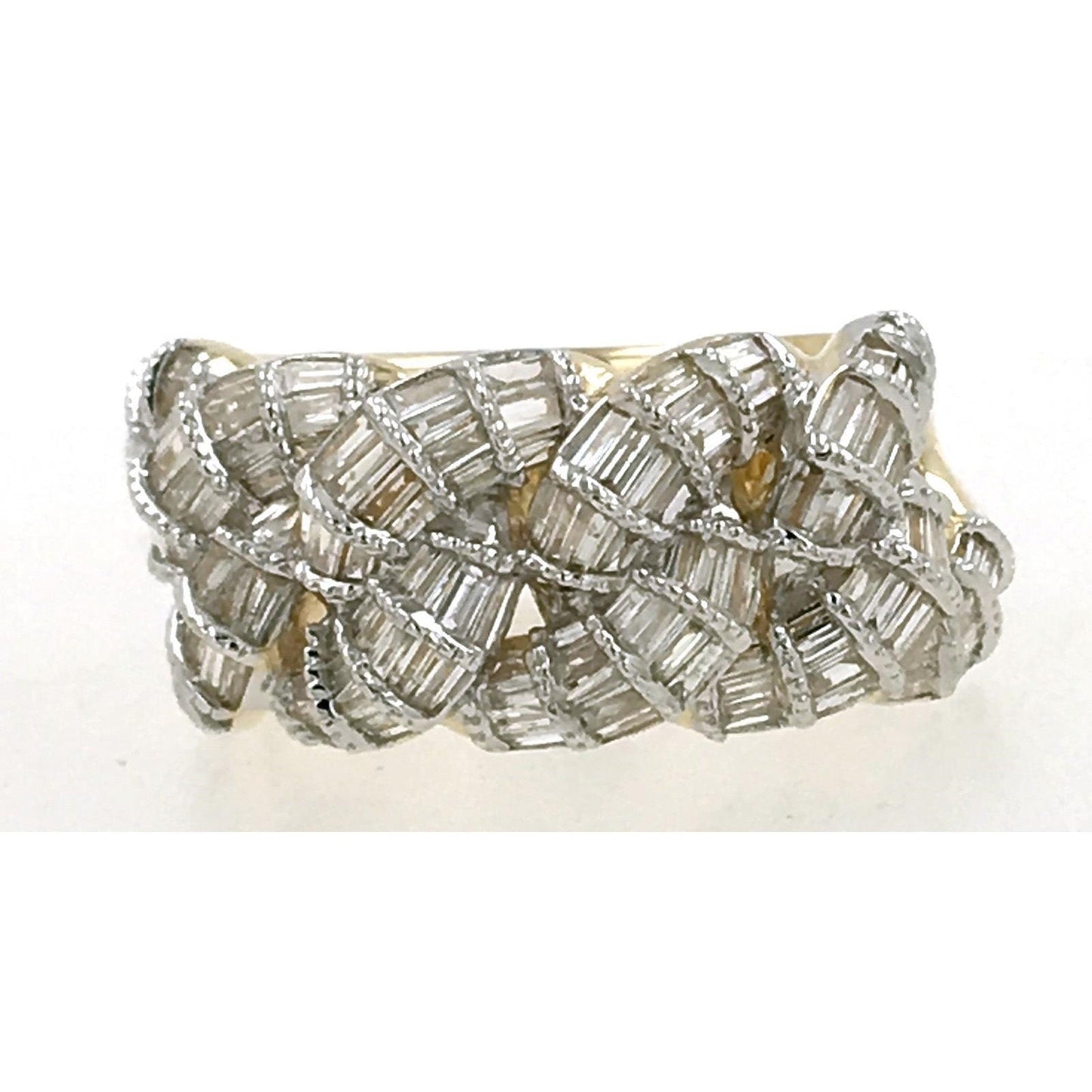 17037R Ring With Diamonds