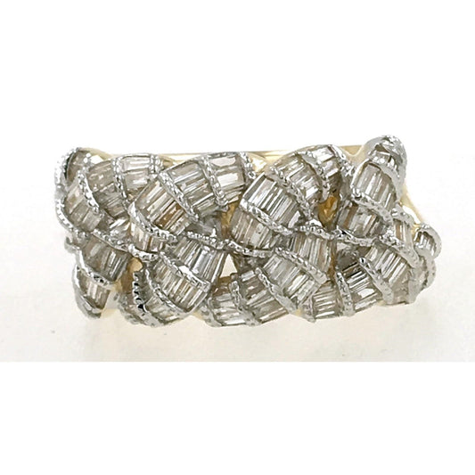 17037R Ring With Diamonds