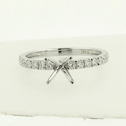 17174R Ring With Diamond