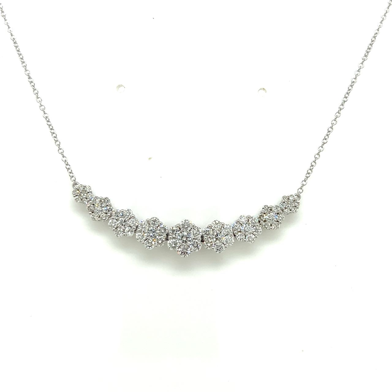 17479N Necklaces With Diamond