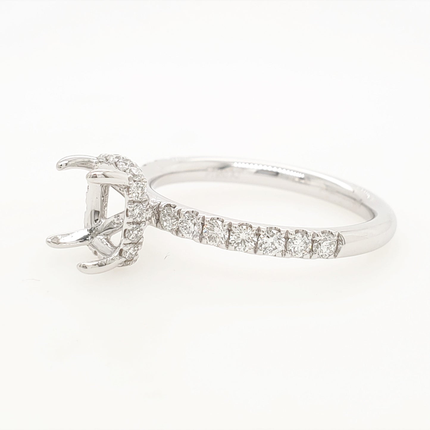 17534R Ring With Diamond