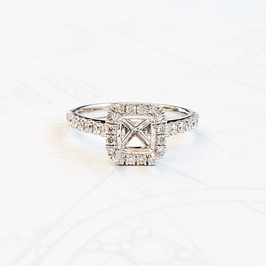 17550R Ring With Diamond