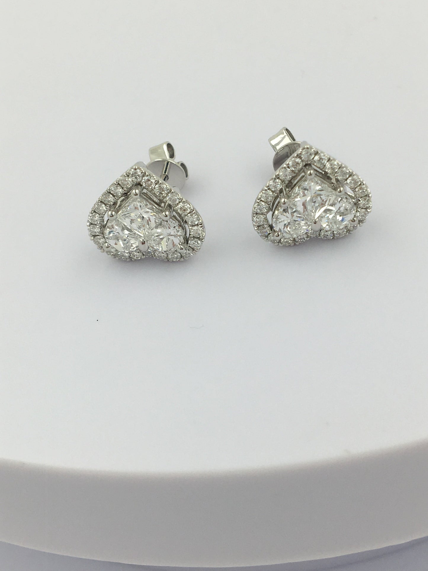 18558E Earring With Diamond