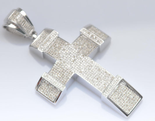 8892P Pendant With Diamond