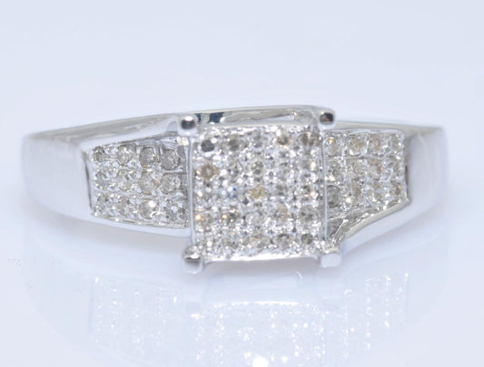 8899R Ring With Diamond