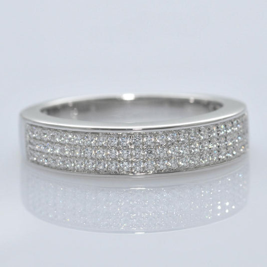8902WR Ring With Diamonds